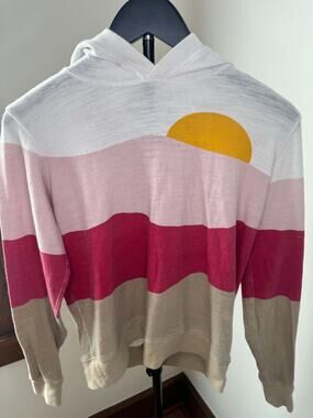 Faherty Women’s Sunset Landscape Hooded Sweater Size S